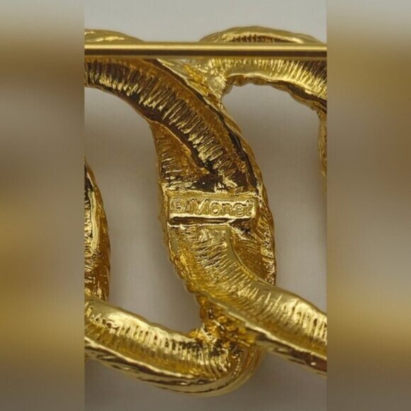 Vintage Signed MONET Gold tone Textured 4 WOVEN RINGS Shape Brooch - Picture 8 of 9
